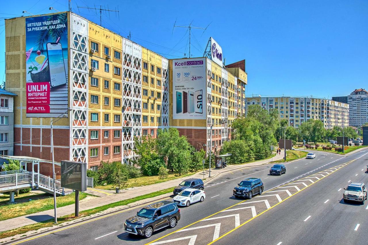 Apartment Near The President'S Park. Orbita-2 Almaty Exterior foto